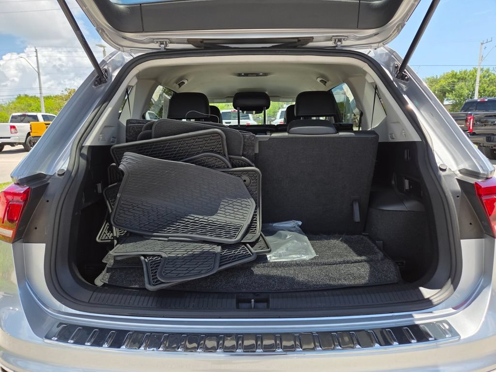 Used 2023 Volkswagen Tiguan SE FWD image 21