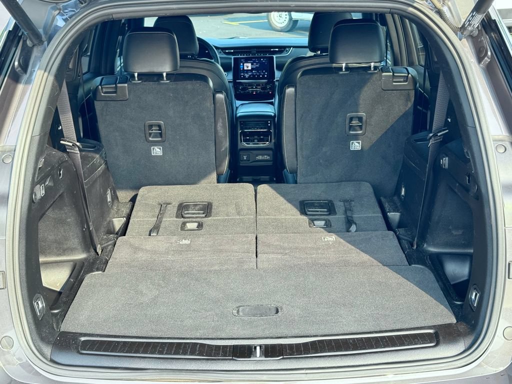 Used 2023 Jeep Grand Cherokee L Laredo AWD/4WD image 19