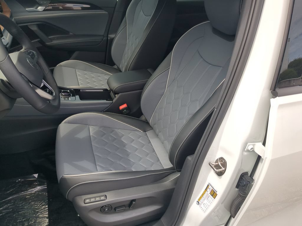 New 2026 Volkswagen Tiguan SEL R-Line AWD/4WD image 19