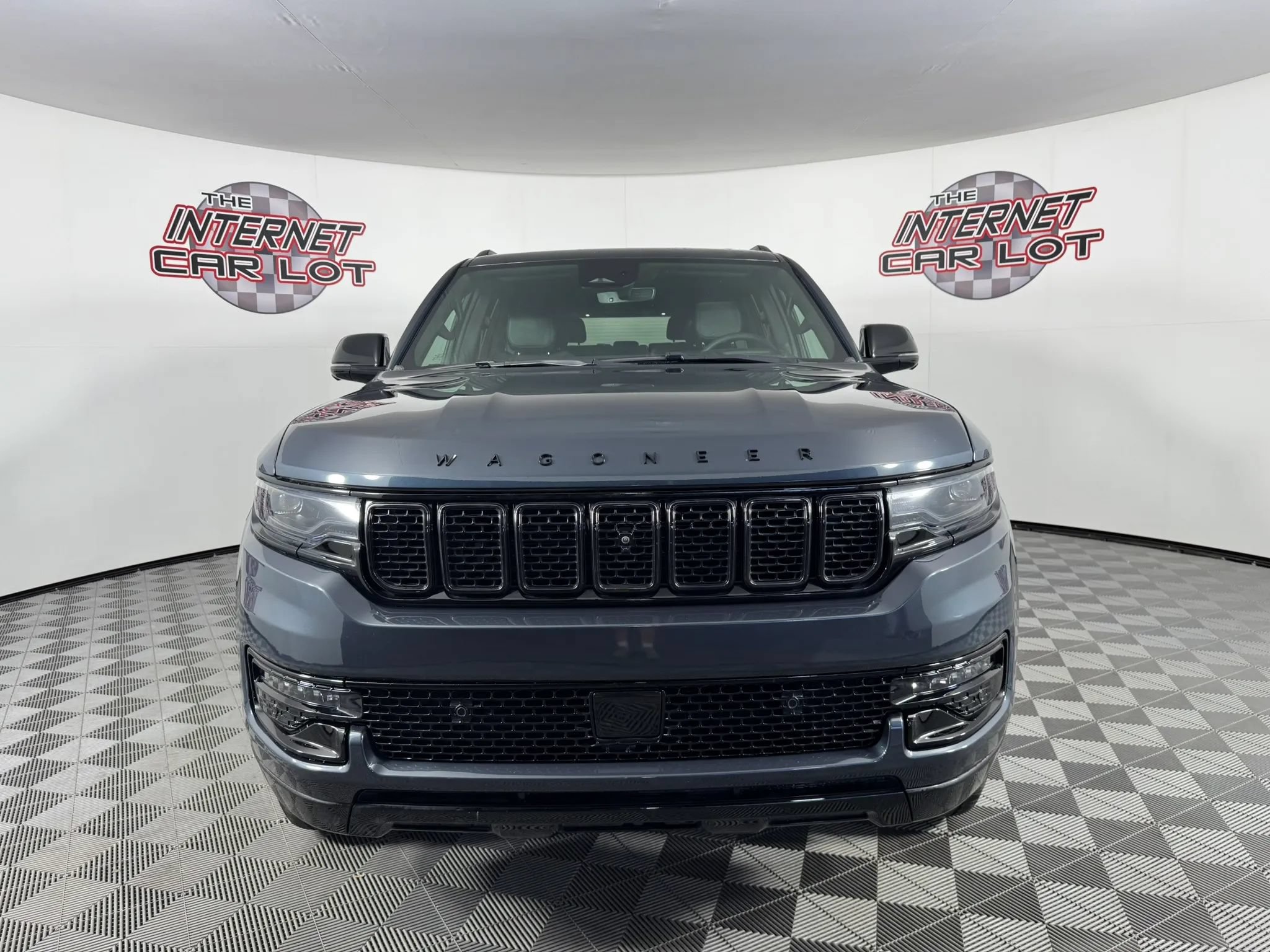 Used 2024 Jeep Wagoneer Series II w/ Convenience Group I AWD/4WD image 2