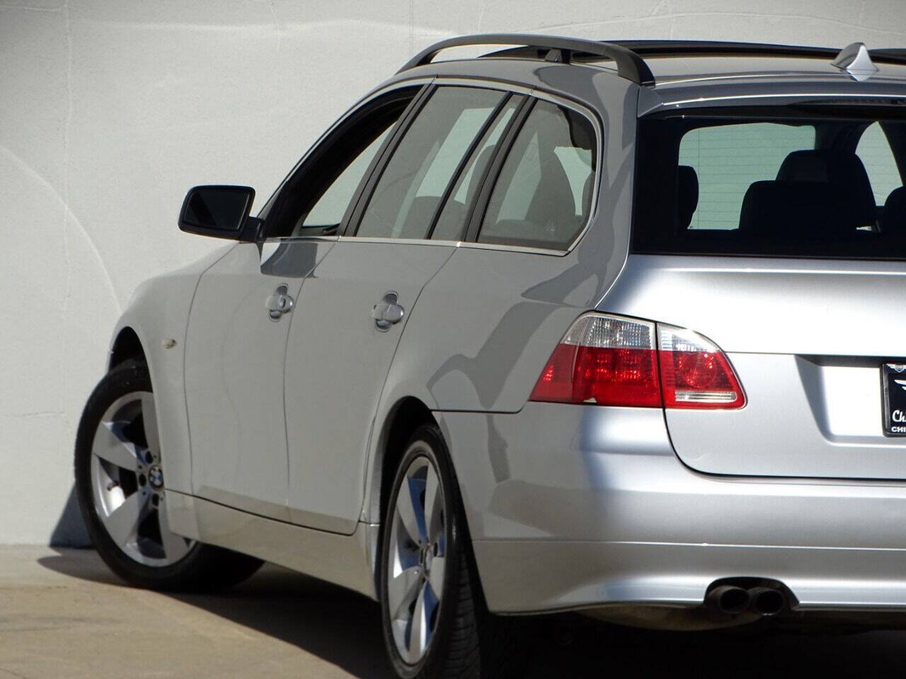 Used 2007 BMW 530xi Wagon AWD/4WD image 13
