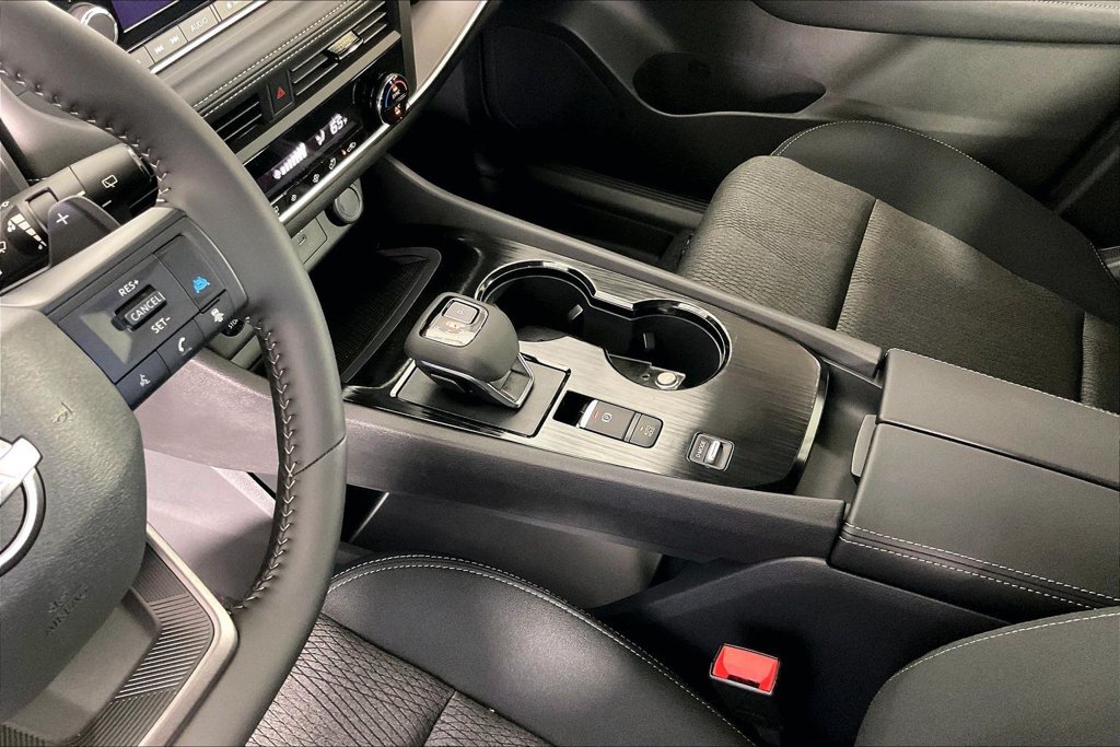 New 2026 Nissan Rogue SV FWD image 10