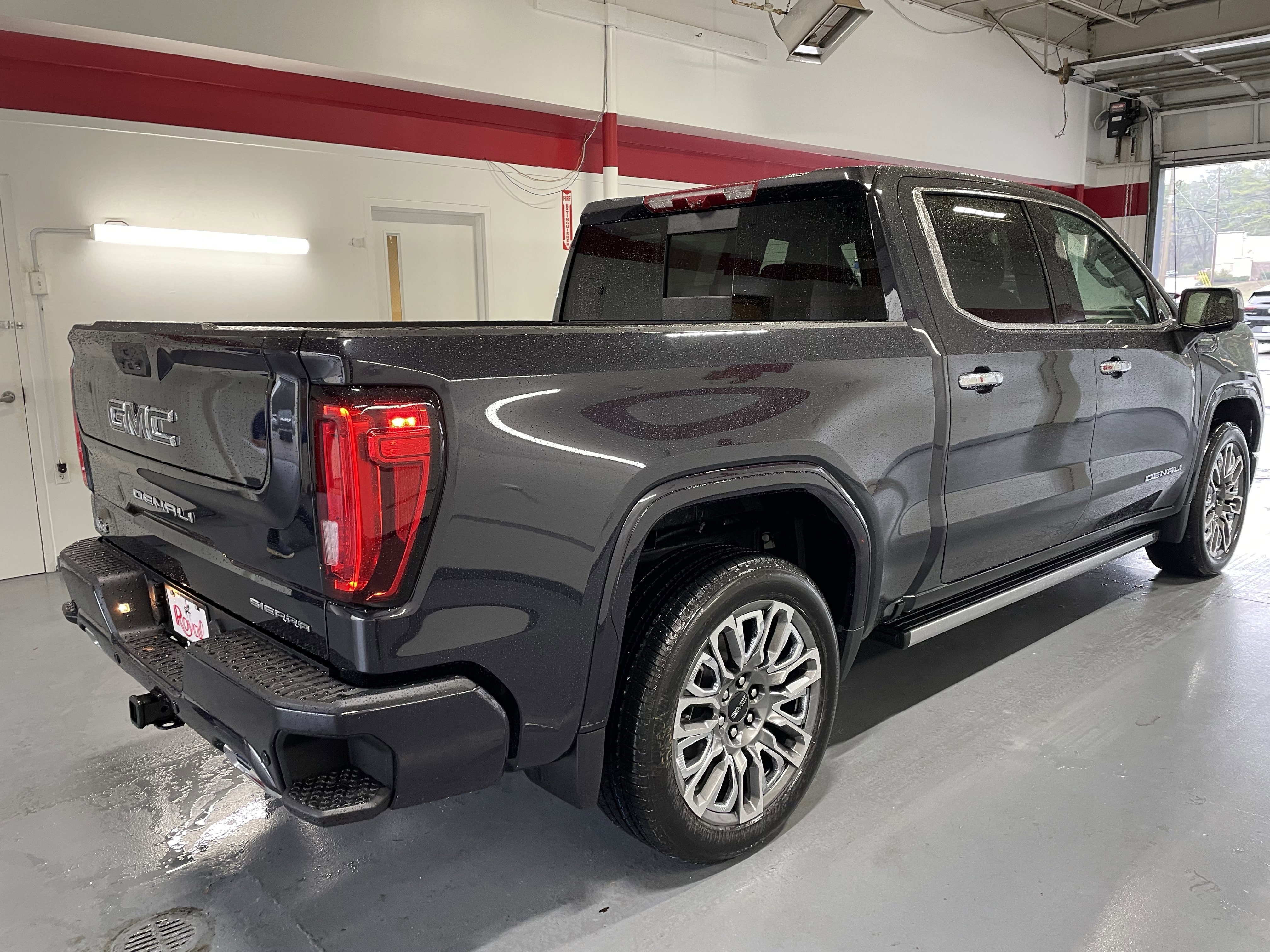 New 2026 GMC Sierra 1500 Denali Ultimate AWD/4WD image 4