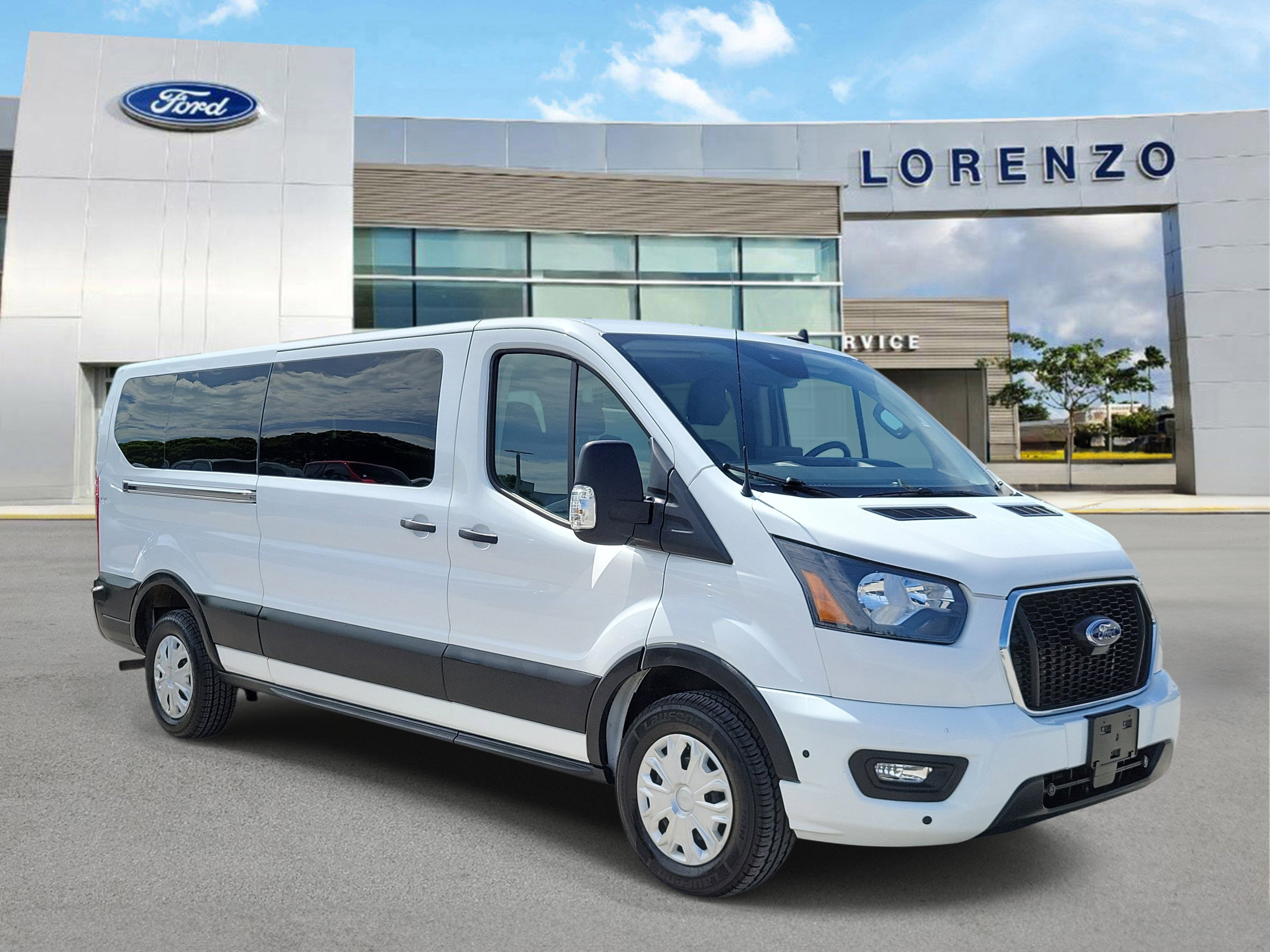 Used 2024 Ford Transit 350 XLT RWD image 3