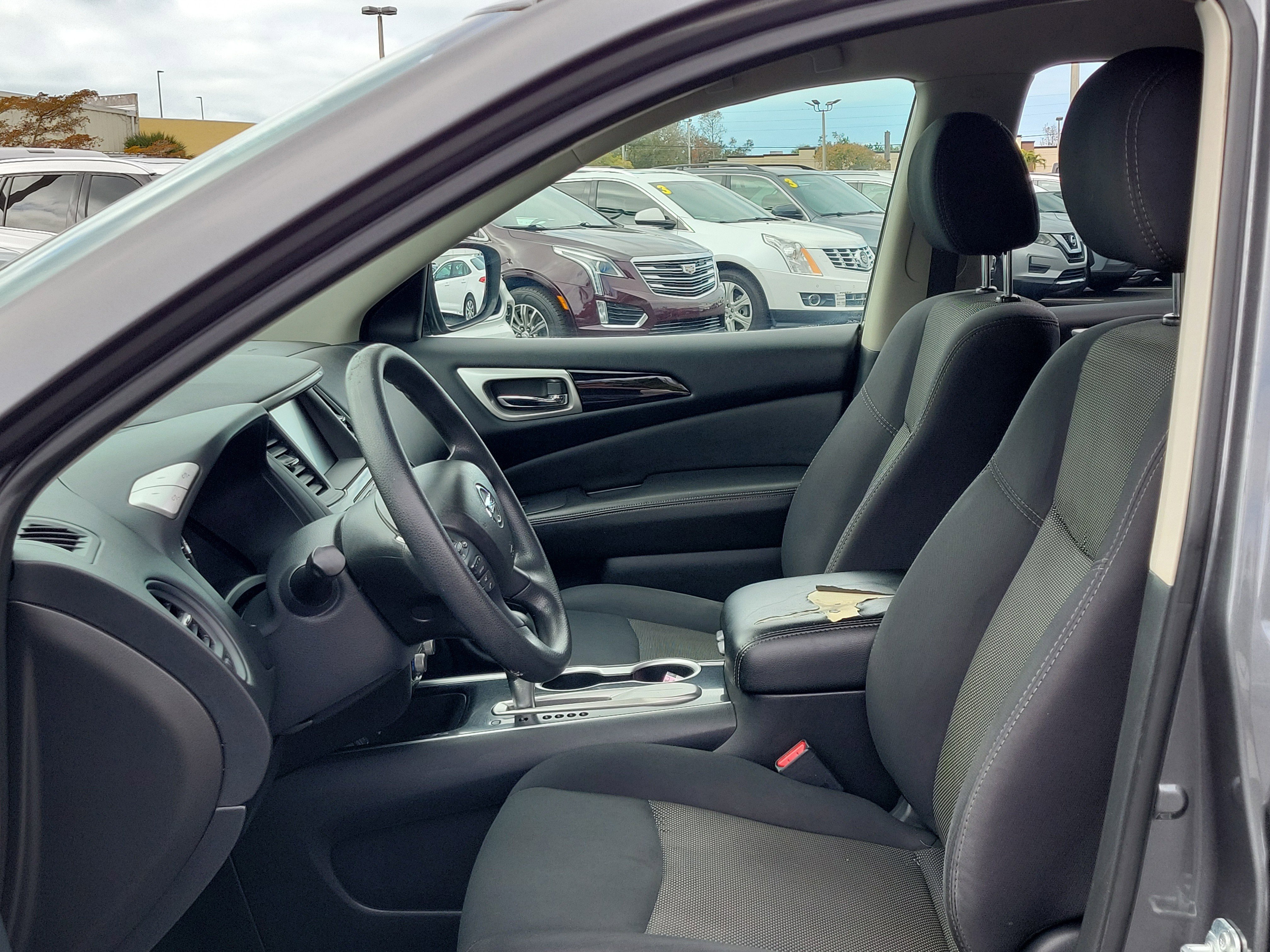 Used 2018 Nissan Pathfinder S image 23