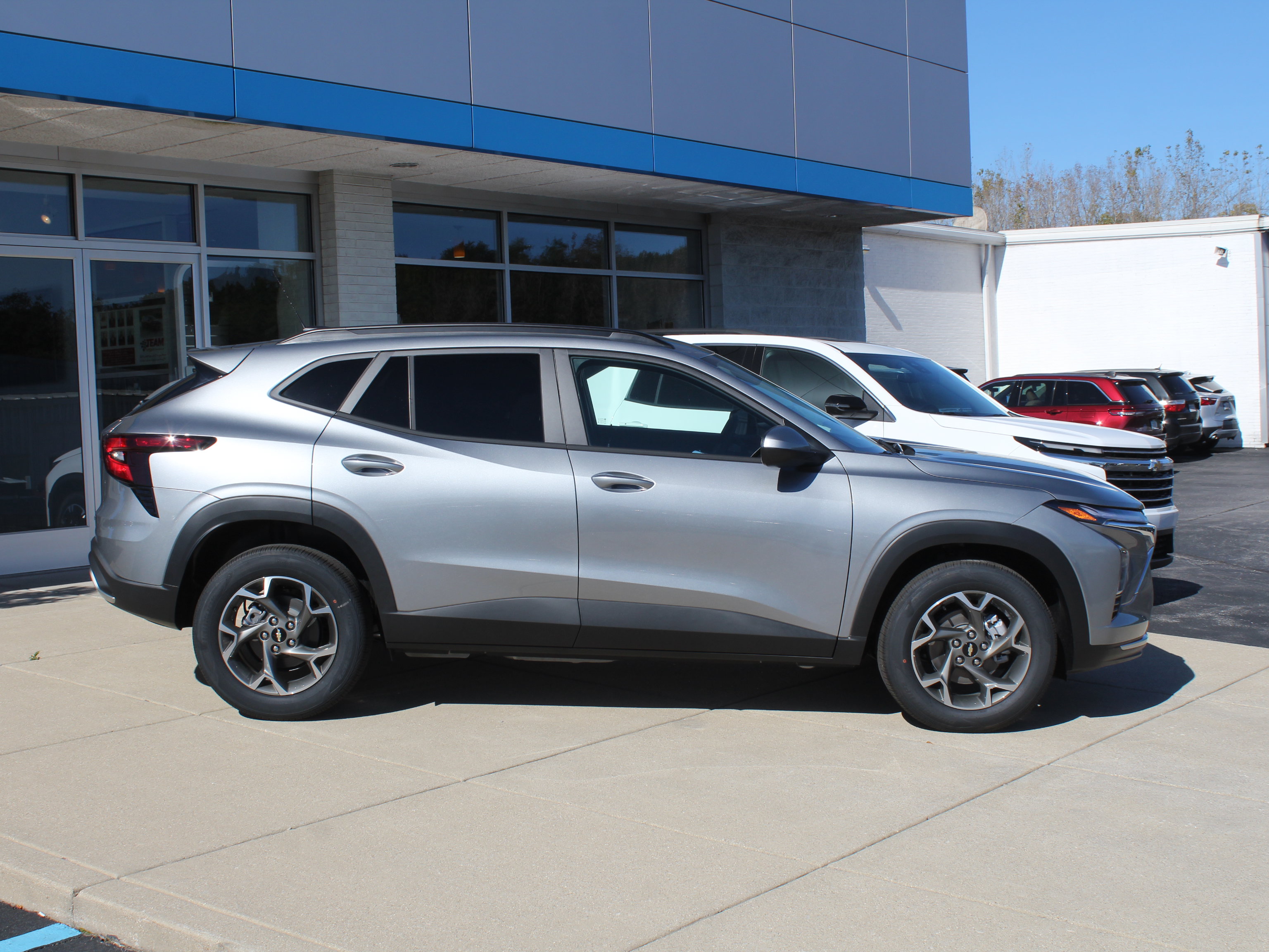 New 2026 Chevrolet Trax LT FWD image 5