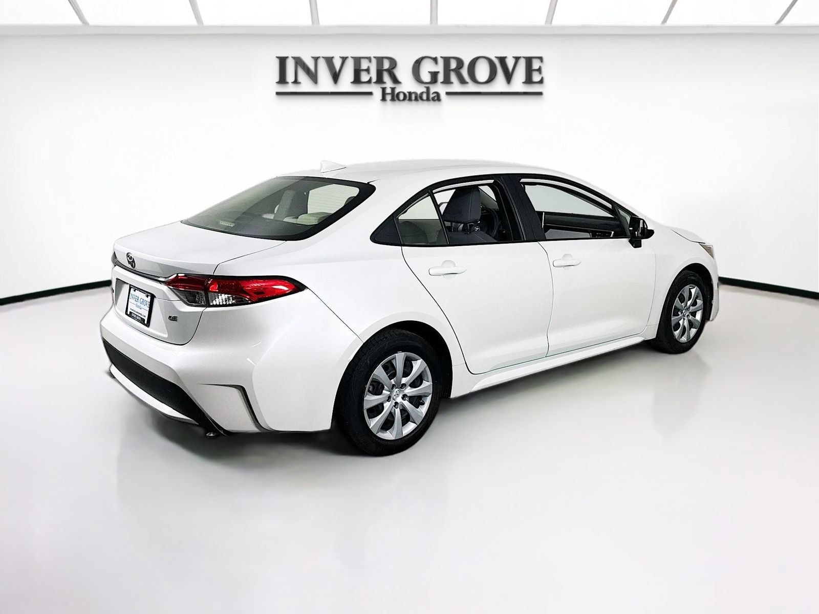 Used 2020 Toyota Corolla LE FWD image 5