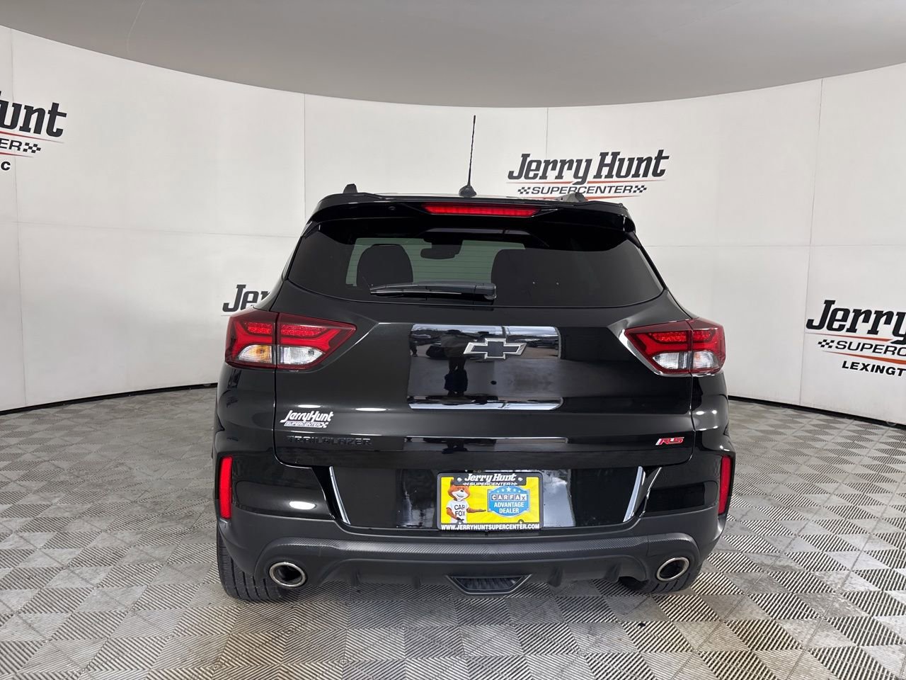 Used 2023 Chevrolet TrailBlazer RS w/ Sun and Liftgate Package FWD image 5