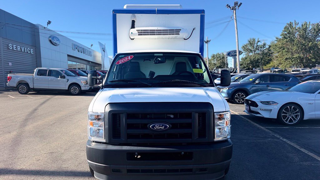 Used 2024 Ford E-350 and Econoline 350 Super Duty w/ Power Windows & Locks Group RWD image 13
