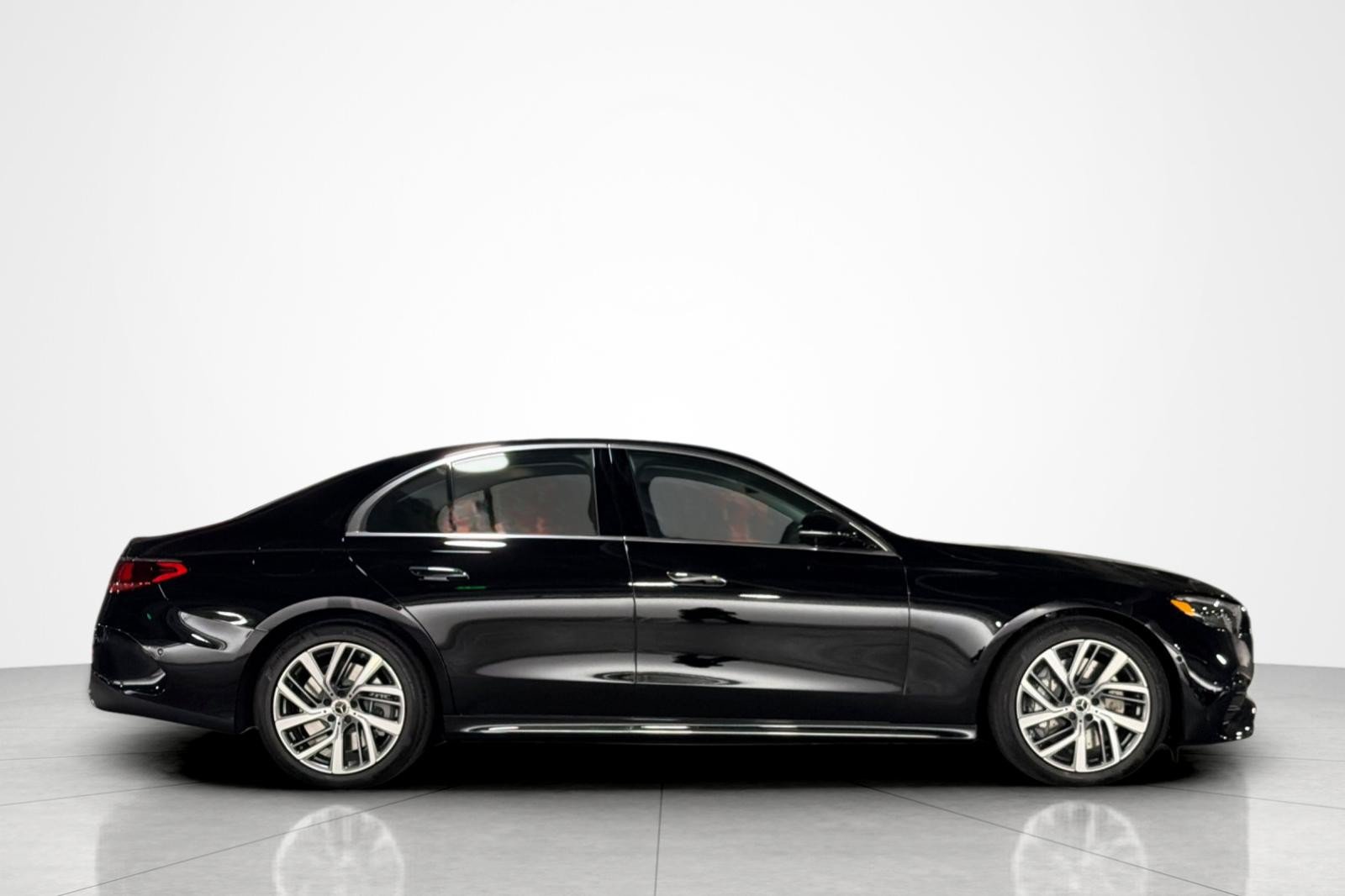 New 2027 Mercedes-Benz E 450 4MATIC Sedan image 6