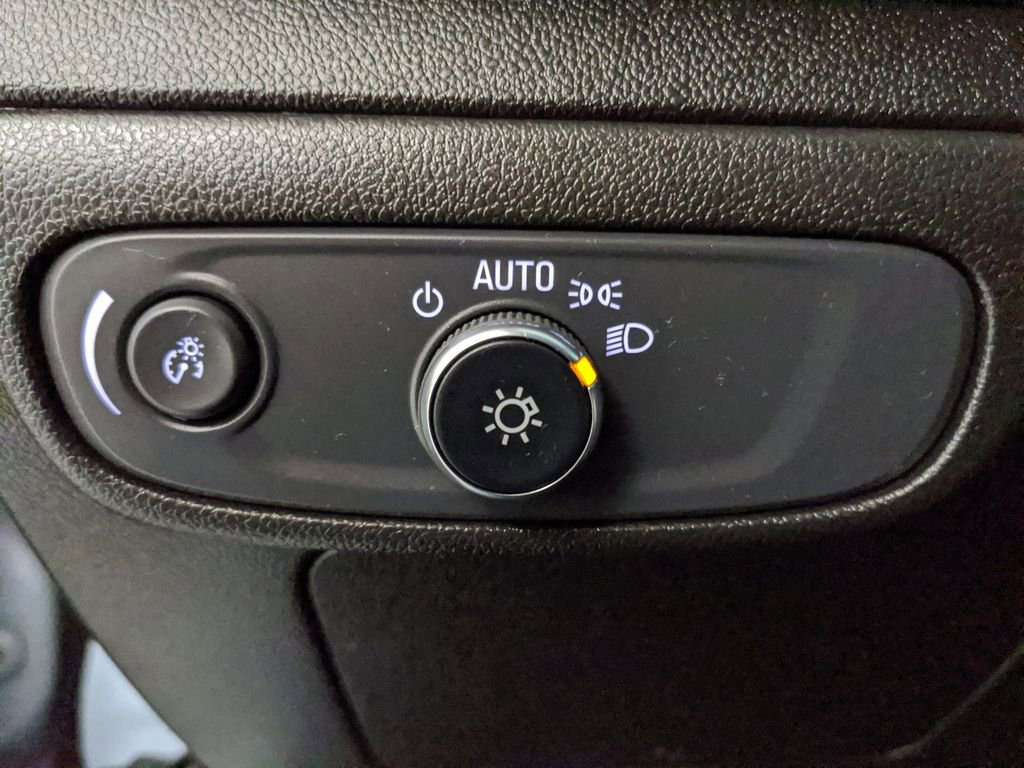 Used 2022 Chevrolet Bolt LT FWD image 14