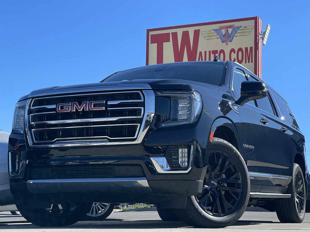 Used 2021 GMC Yukon XL SLT w/ SLT Luxury Plus Package
