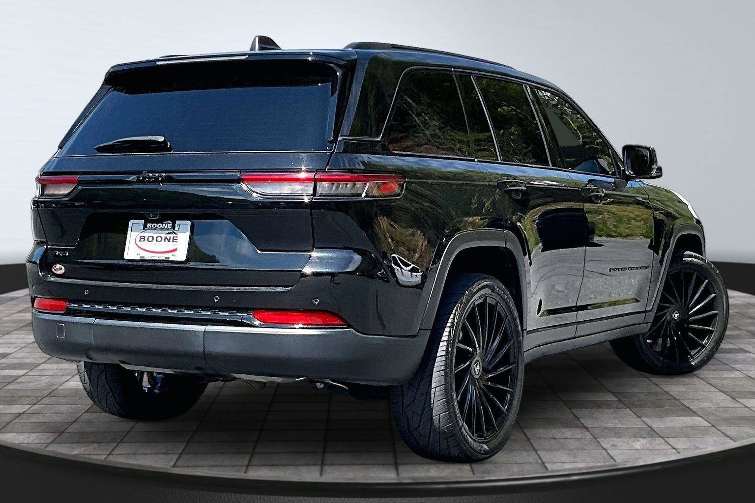 Certified 2022 Jeep Grand Cherokee Altitude AWD/4WD image 14