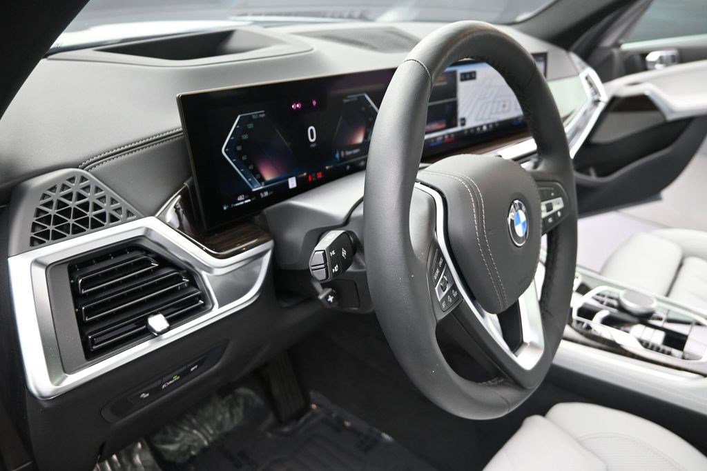Used 2025 BMW X5 xDrive40i AWD/4WD image 15