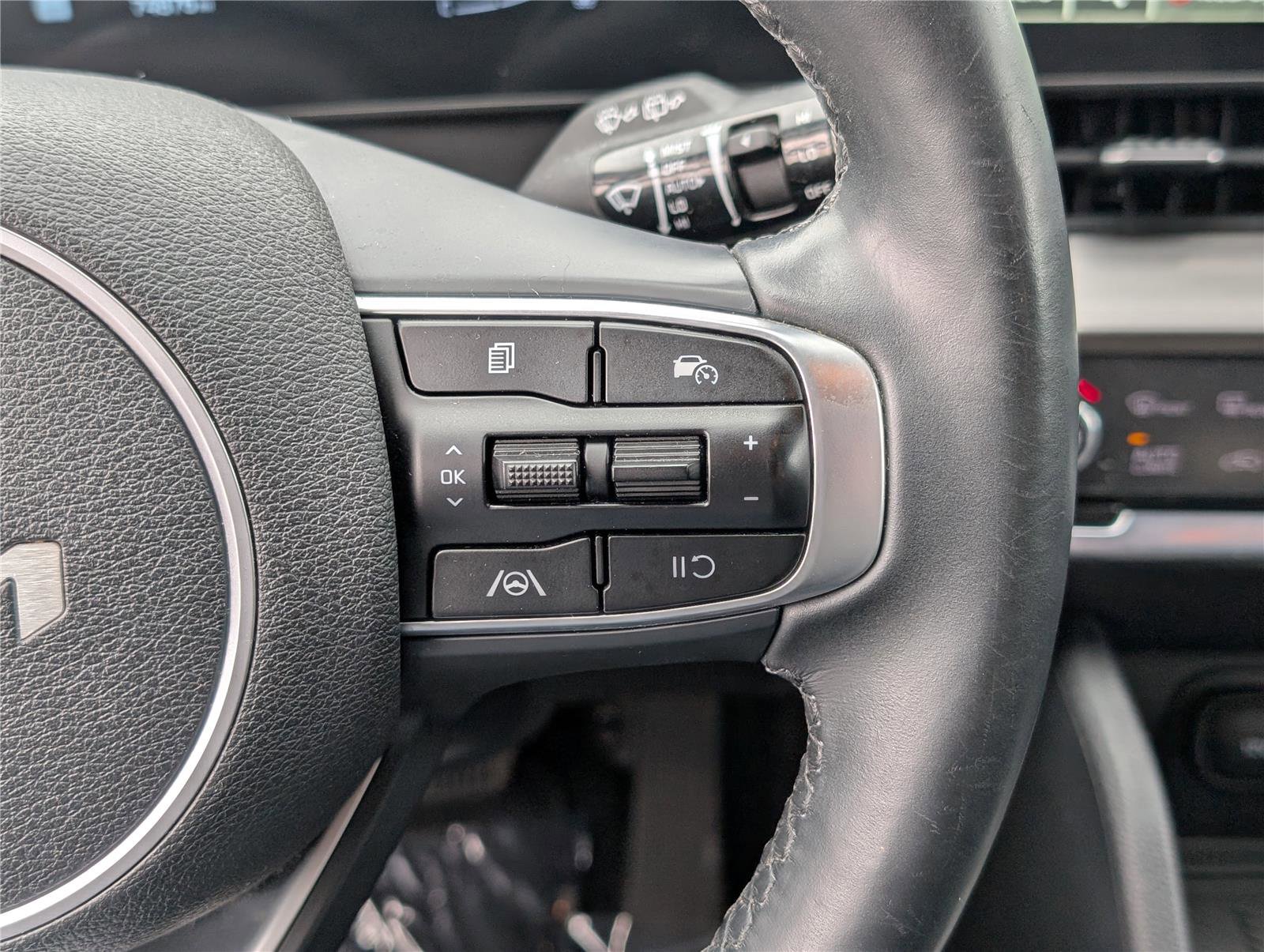 Used 2023 Kia Sportage EX AWD/4WD image 21