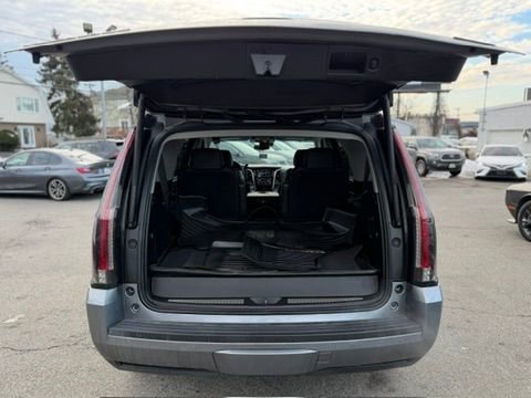 Used 2019 Cadillac Escalade Luxury AWD/4WD image 12