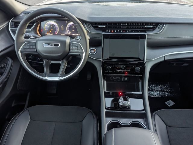 New 2025 Jeep Grand Cherokee Laredo image 19