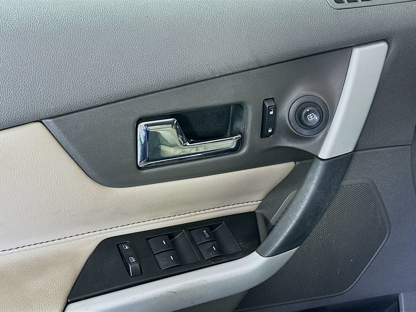 Used 2013 Ford Edge SE FWD image 16