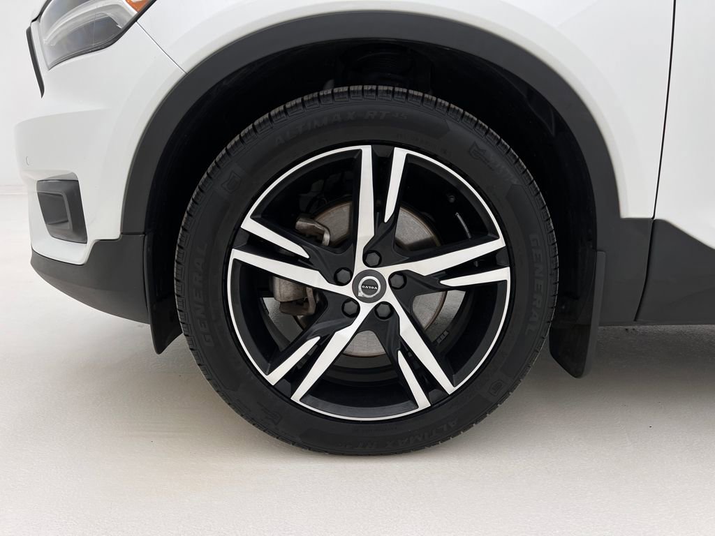 Used 2021 Volvo XC40 T5 R-Design image 29