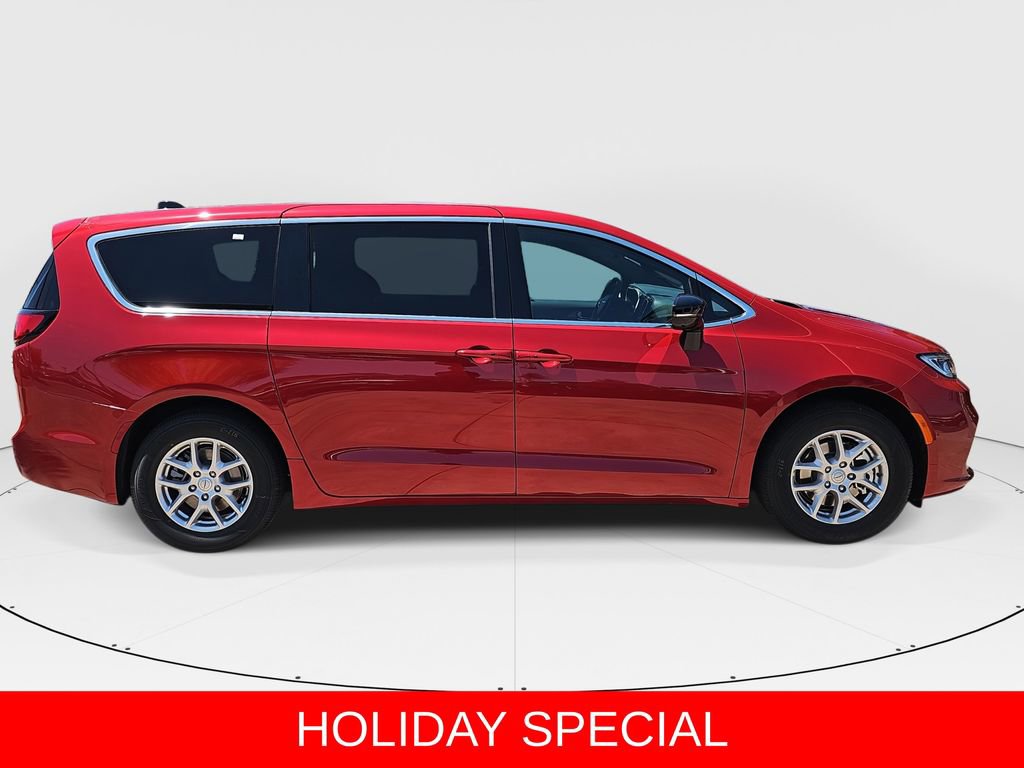 New 2025 Chrysler Pacifica Select image 2