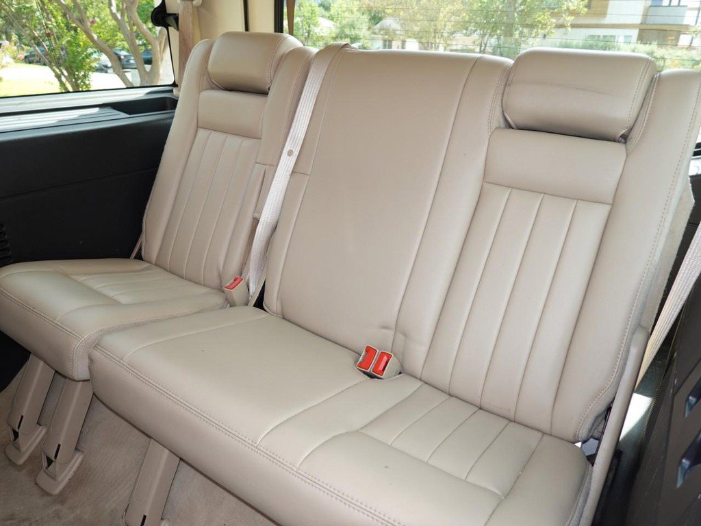 Used 2005 Lincoln Navigator Luxury image 22