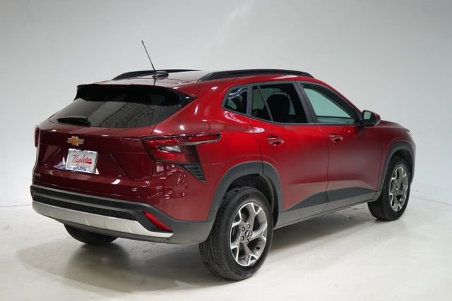 Used 2025 Chevrolet Trax LT image 8