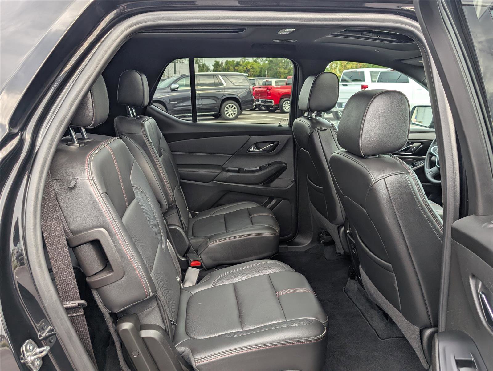 Used 2023 Chevrolet Traverse RS image 12