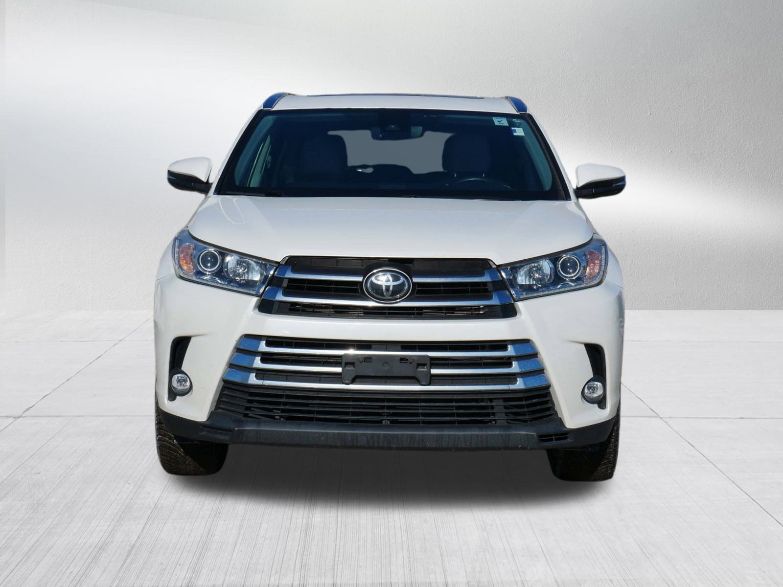 Used 2019 Toyota Highlander Limited AWD/4WD image 2