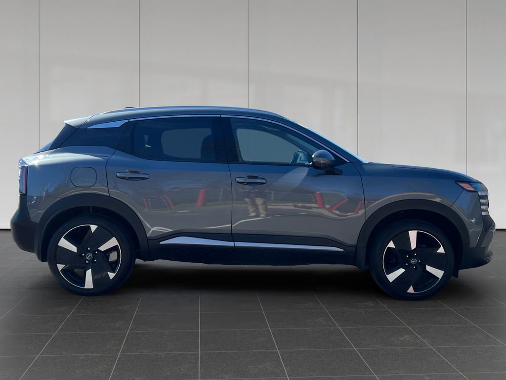 Used 2025 Nissan Kicks SR w/ SR Premium Package image 6