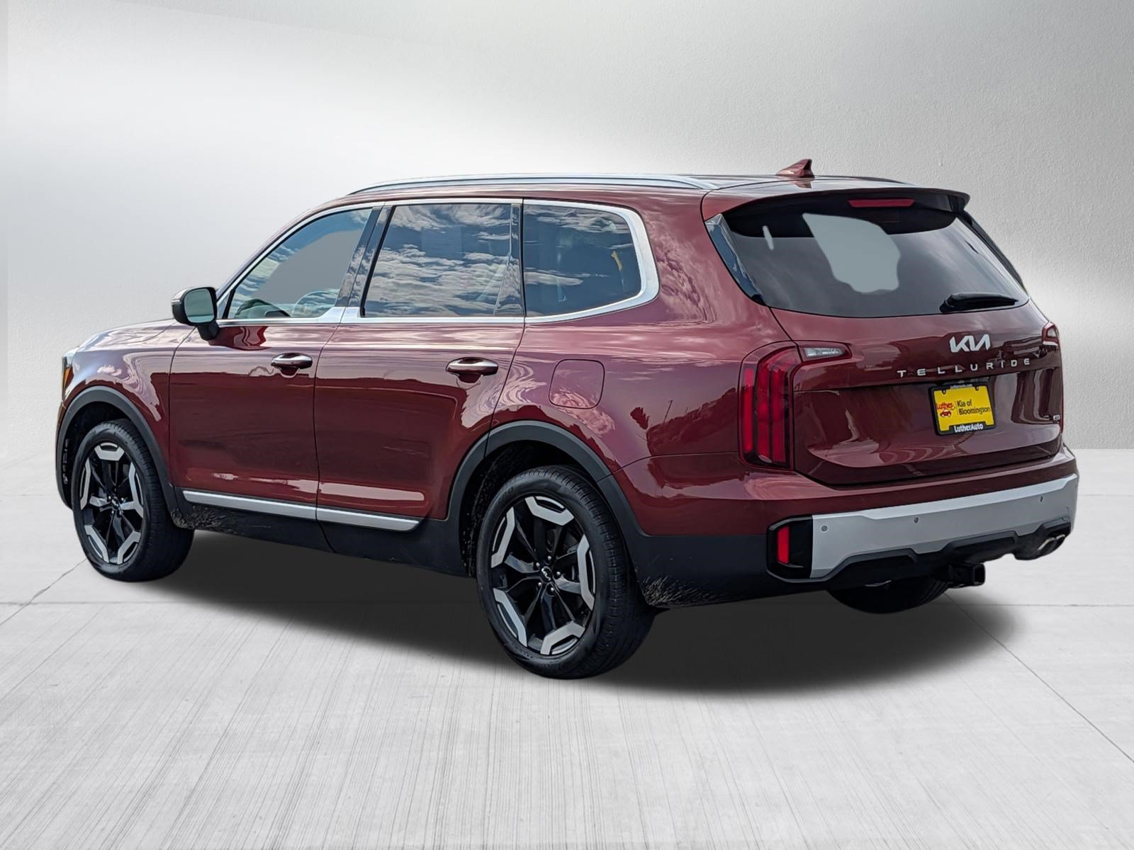 Certified 2024 Kia Telluride S w/ S Sunroof Package AWD/4WD image 5