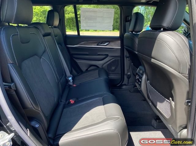 New 2026 Jeep Grand Cherokee Altitude AWD/4WD image 7