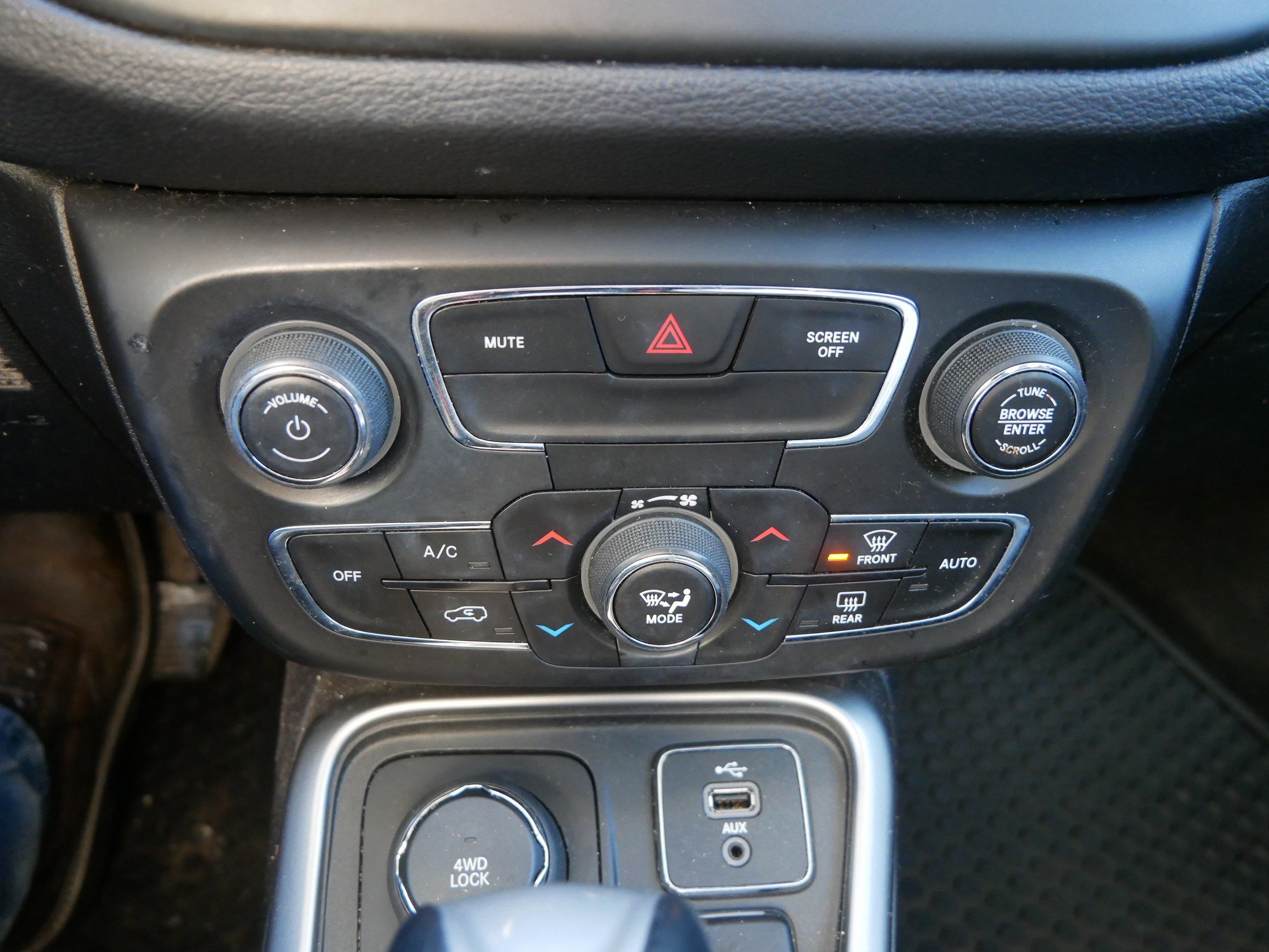 Used 2018 Jeep Compass Latitude w/ Popular Equipment Group image 30