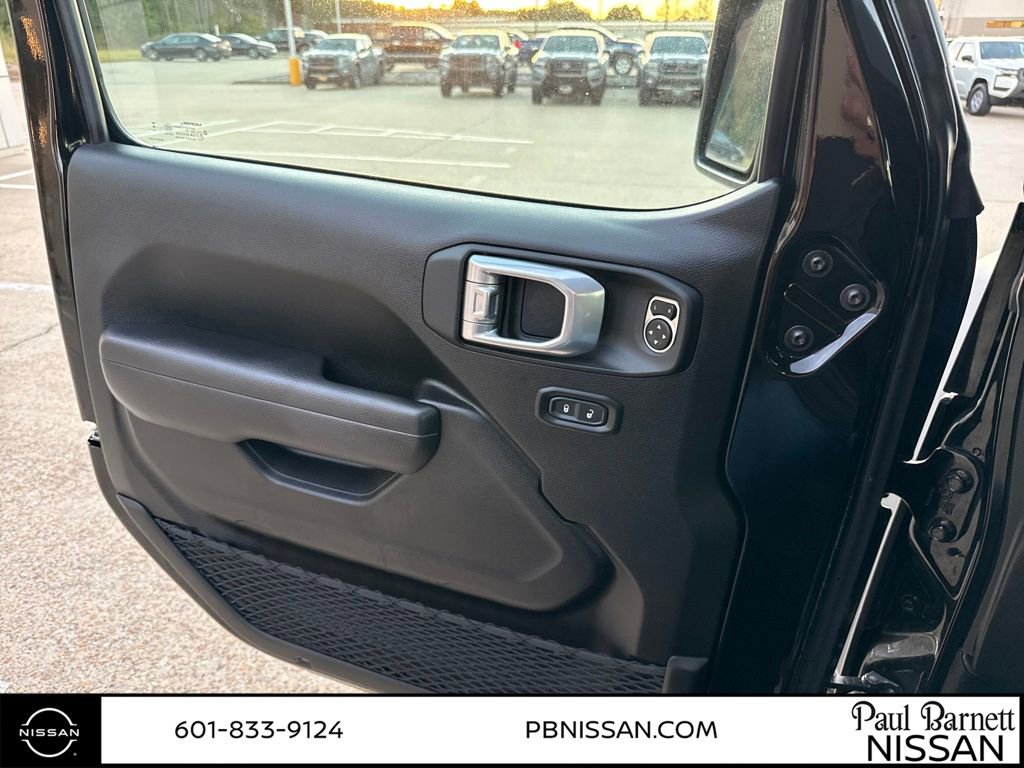 Used 2023 Jeep Gladiator Rubicon w/ Trailer Tow Package image 23