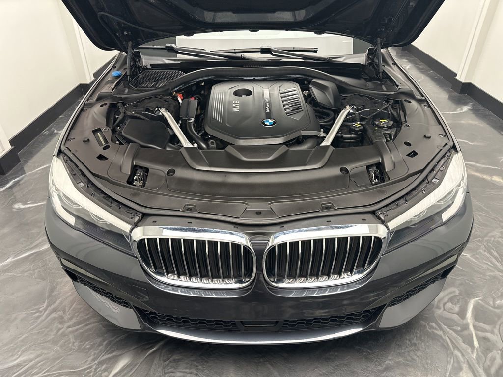 Used 2019 BMW 740i xDrive w/ M Sport Package image 30