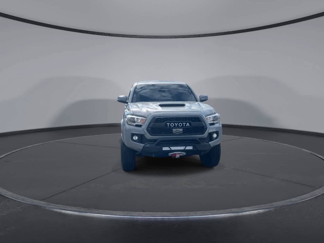 Used 2018 Toyota Tacoma TRD Sport AWD/4WD image 3
