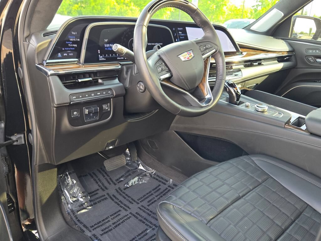 Used 2024 Cadillac Escalade Sport Platinum w/ LPO, ONYX Package AWD/4WD image 27