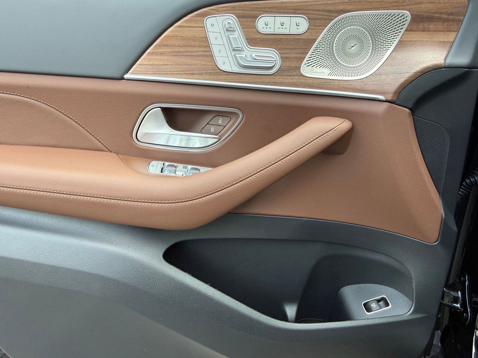 New 2026 Mercedes-Benz GLS 450 4MATIC image 14