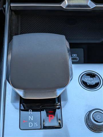 Used 2023 Land Rover Range Rover Autobiography image 16