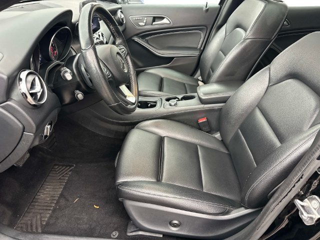 Used 2018 Mercedes-Benz GLA 250 4MATIC image 19