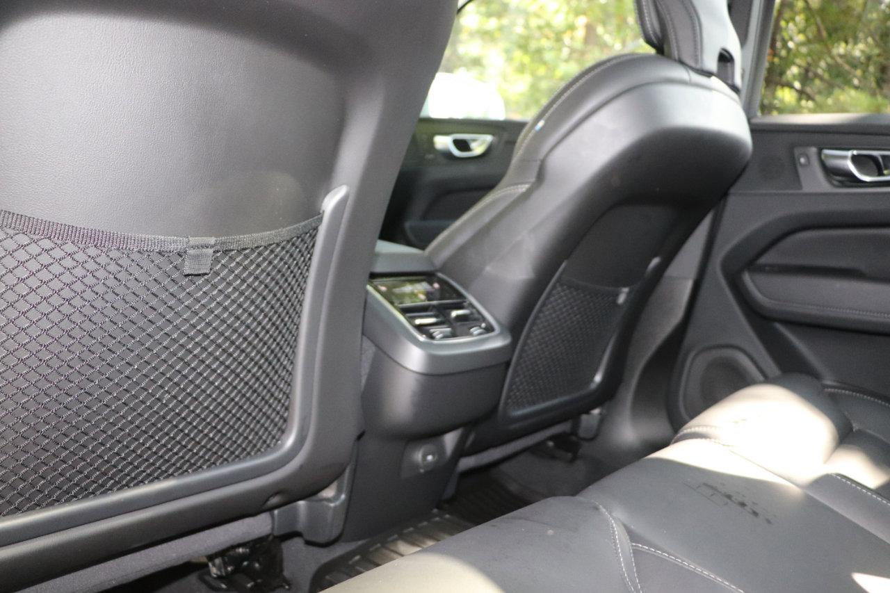 Used 2022 Volvo XC60 B5 Inscription w/ Advanced Package image 24