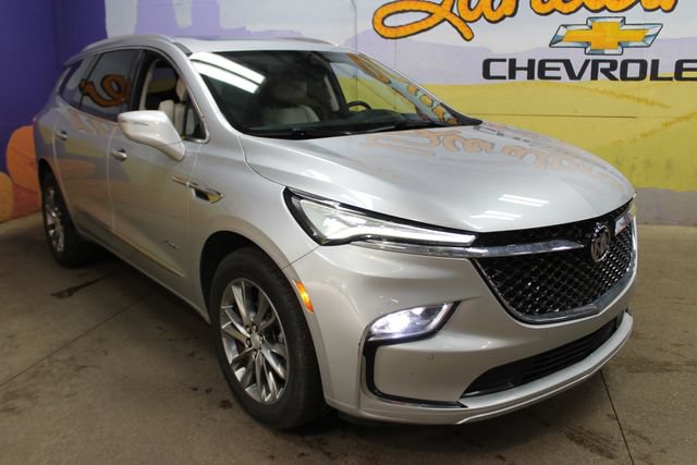 Used 2022 Buick Enclave Avenir w/ Avenir Technology Package AWD/4WD image 4