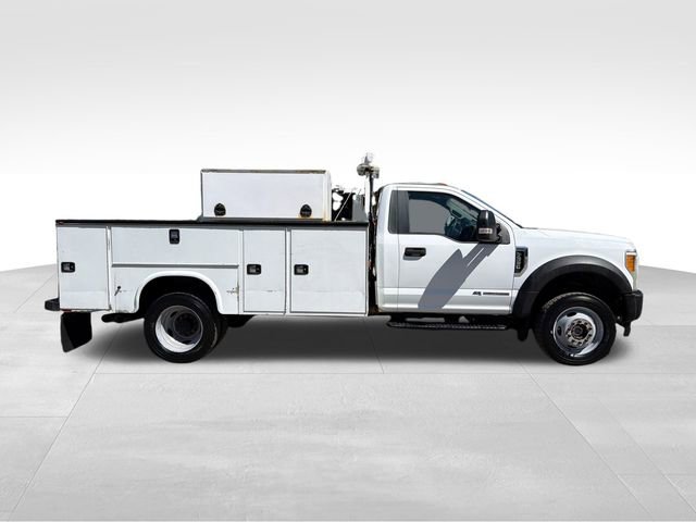 Used 2017 Ford F550 4x4 Regular Cab Super Duty image 2