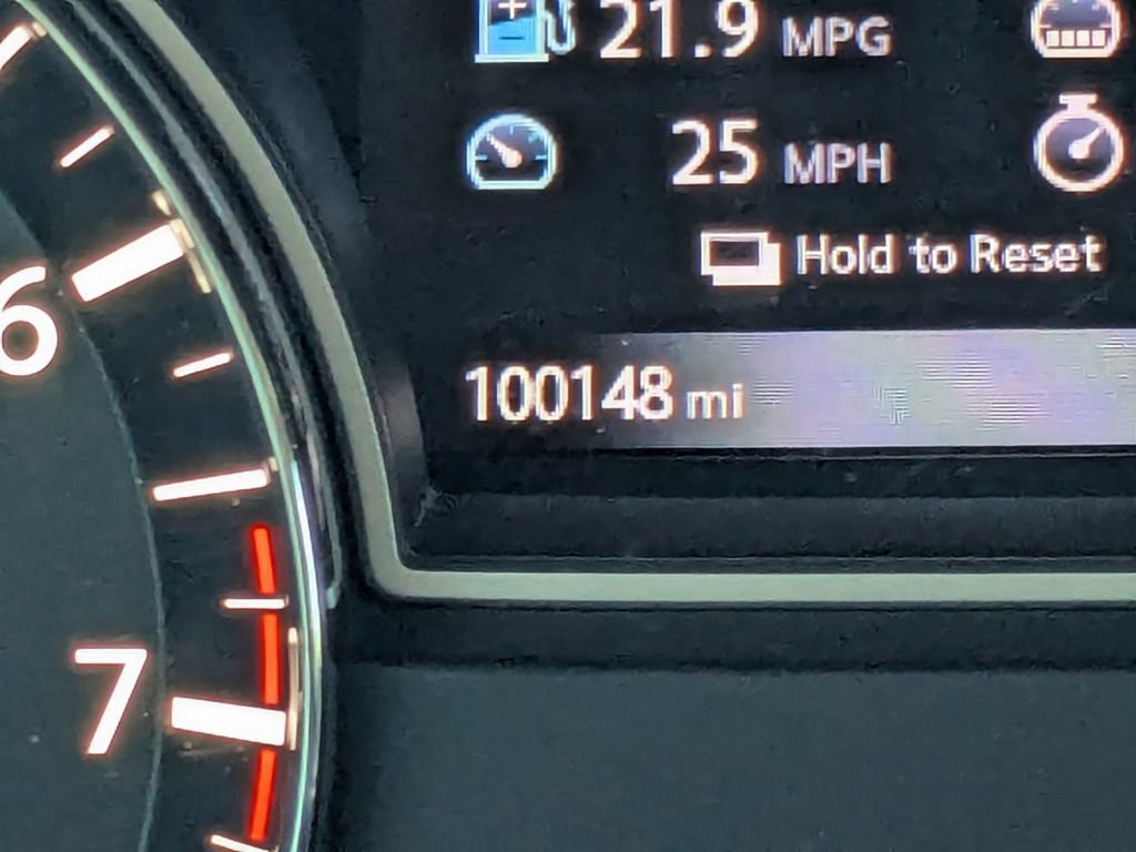 Used 2016 Nissan Pathfinder SV image 25