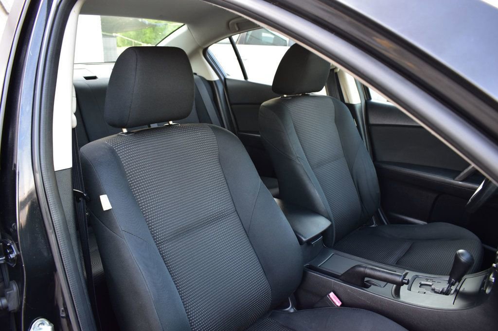 Used 2012 MAZDA MAZDA3 i Sport image 20