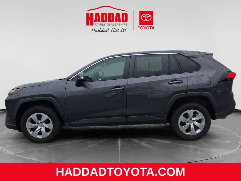 Used 2023 Toyota RAV4 LE AWD/4WD image 2