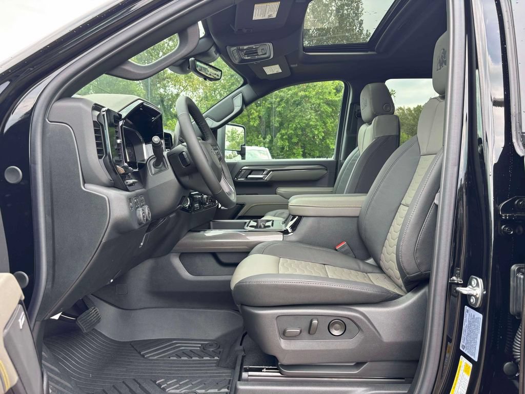 New 2026 Chevrolet Silverado 2500 ZR2 w/ ZR2 Bison Edition AWD/4WD image 3
