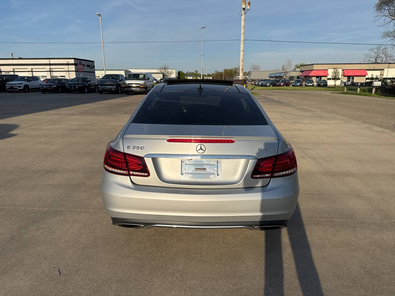 Used 2014 Mercedes-Benz E 350 4MATIC Coupe image 4