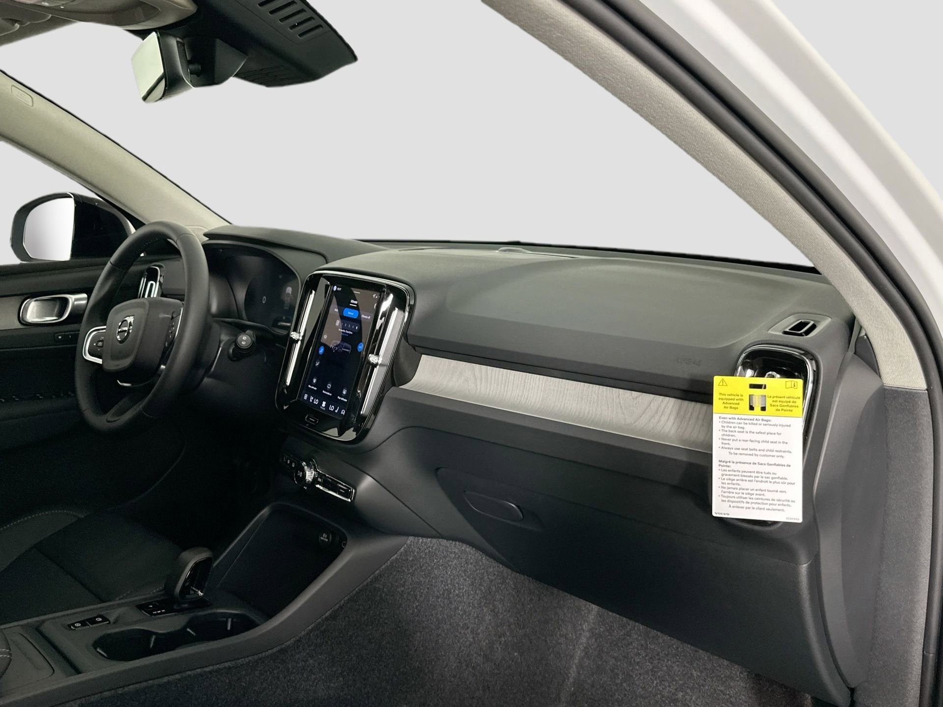 New 2026 Volvo XC40 B4 Core image 26