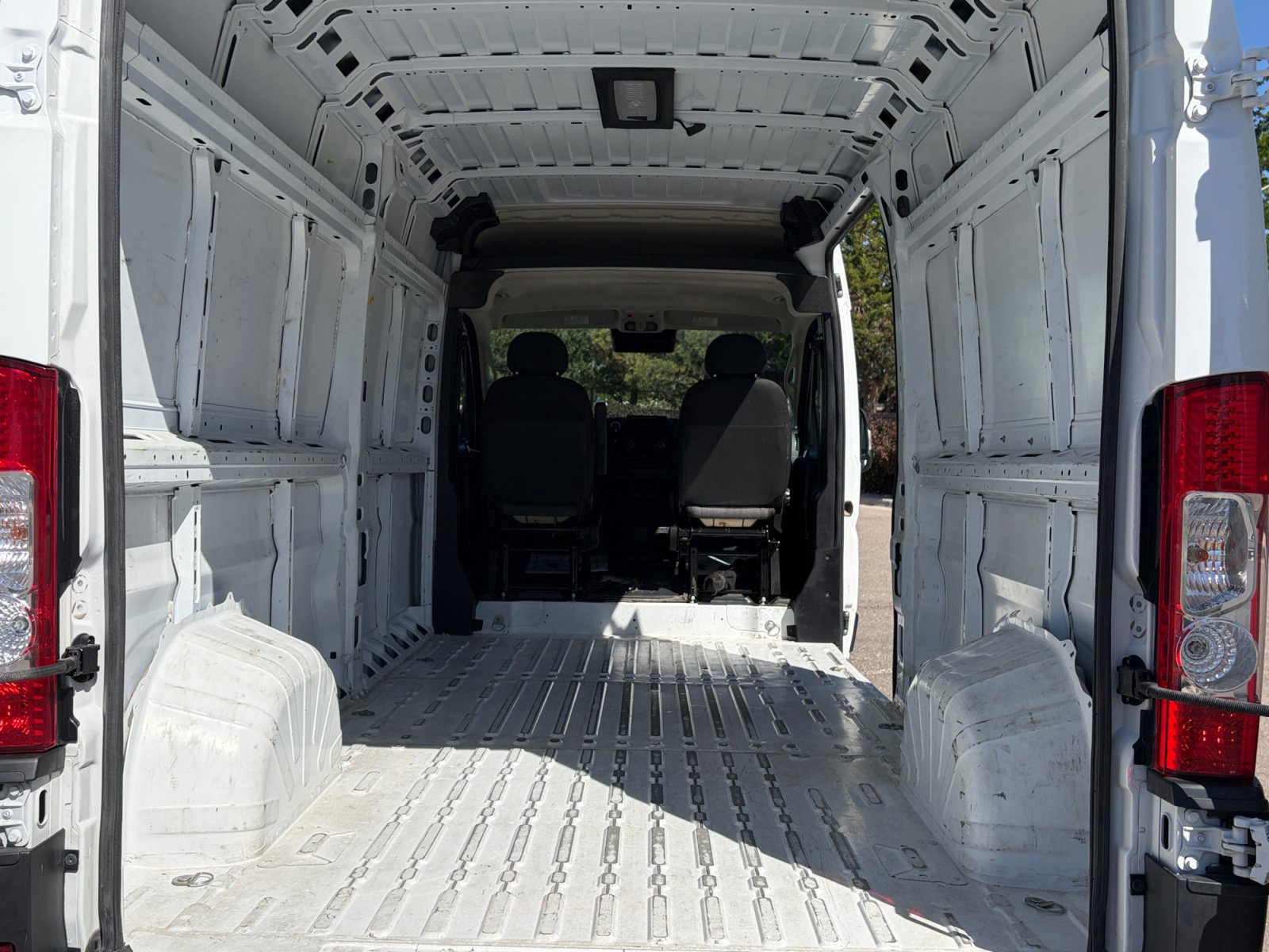 Used 2023 RAM ProMaster 2500 FWD image 32