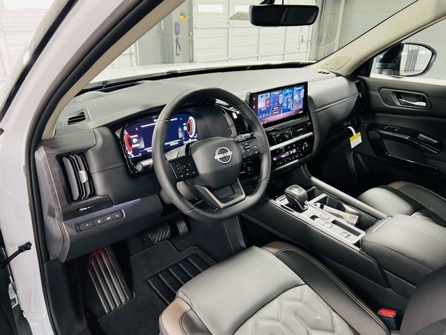 New 2026 Nissan Pathfinder Platinum image 23